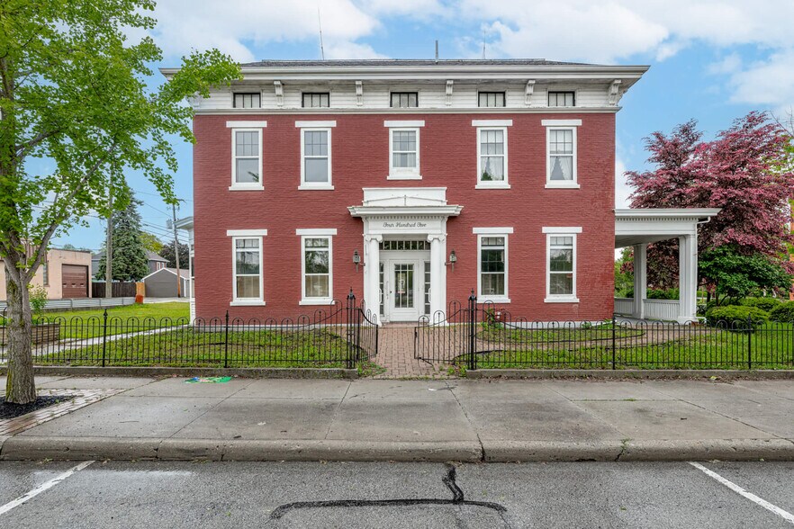 More Photos Of 405 E Spring St, Saint Marys Office Residential For Sale