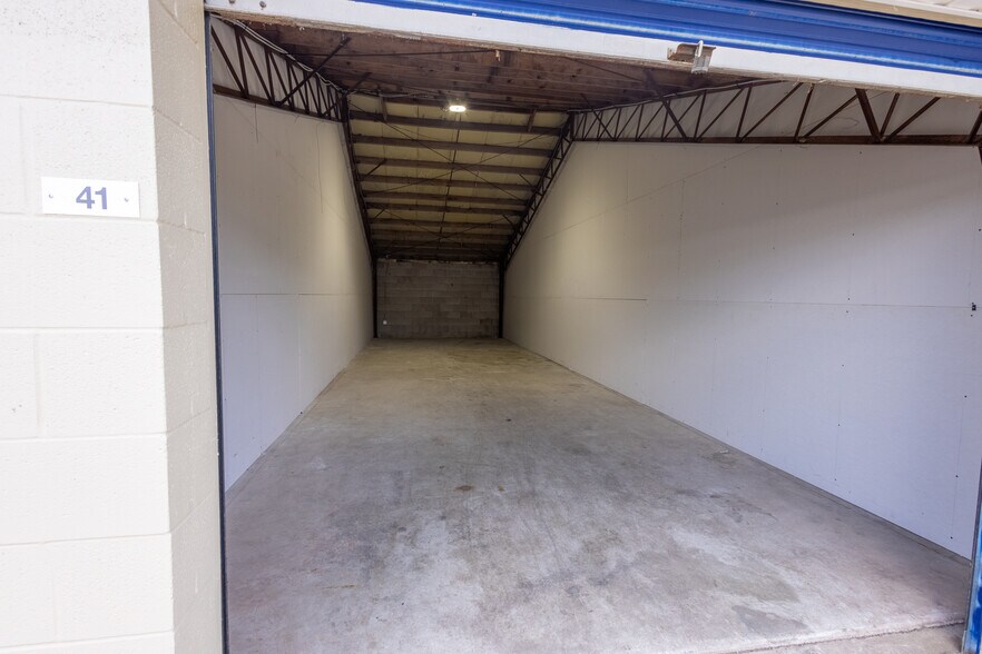 More Photos Of 3056 US-80, Pearl Warehouse For Lease