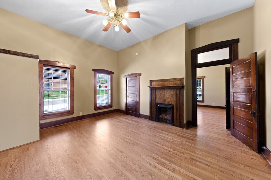More Photos Of 308 N Main St, Ashland City Office For Sale