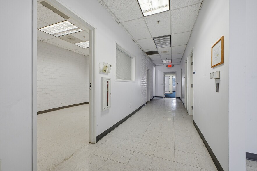 More Photos Of 700-710 W Wilson Ave, Glendale Office For Lease