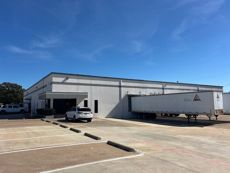 More Photos Of 7436 Tower St, Fort Worth Manufacturing For Sale