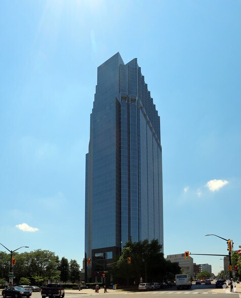 More Photos Of 255 Queens Ave, London Office For Lease