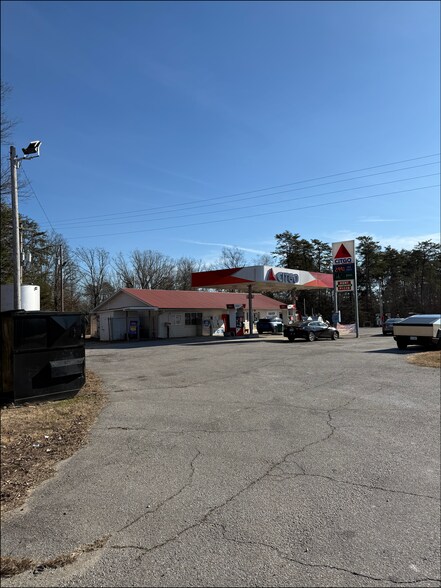 More Photos Of 5659 NC Highway 62 S, Yanceyville Service Station For Sale