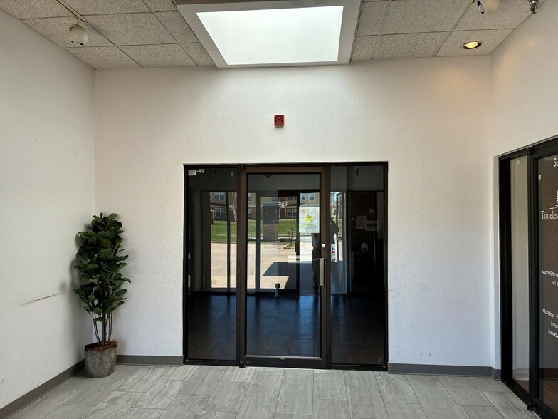More Photos Of 937 SW 89th St, Oklahoma City Medical For Sale