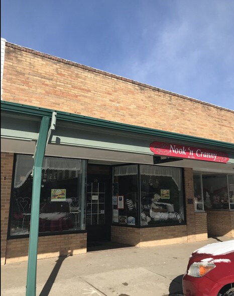 More Photos Of 19 W Main St, Vermillion General Retail For Sale