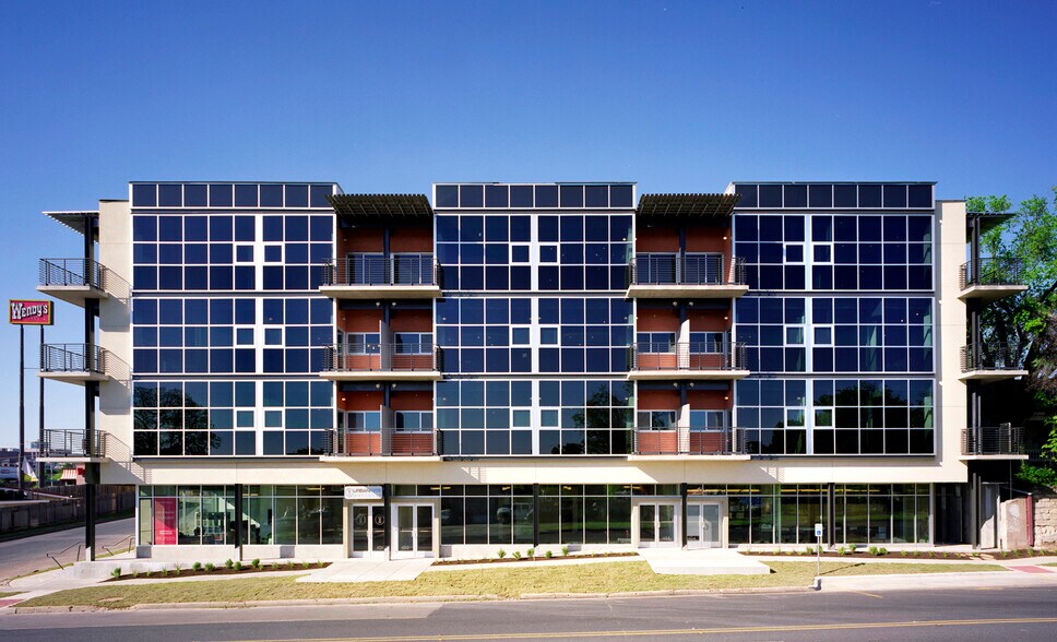 More Photos Of 900 E 6th St, Austin Apartments For Lease