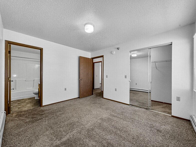 More Photos Of 3300 S Westbrooke Ln, Sioux Falls Apartments For Sale