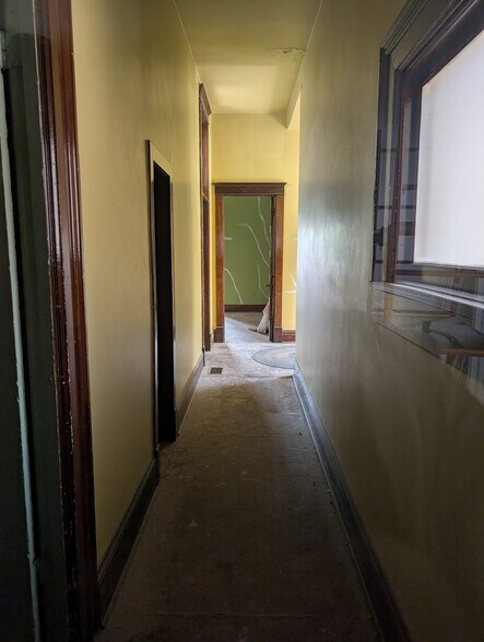 More Photos Of 219 E Michigan Ave, Paw Paw Storefront Retail Residential For Sale