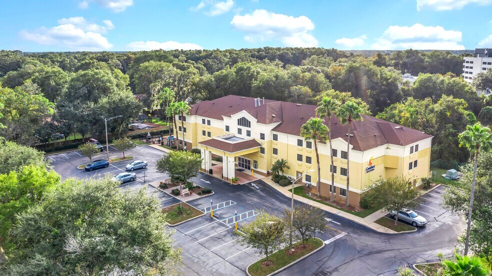 More Photos Of 400 E International Speedway Blvd, Deland Hotel For Sale