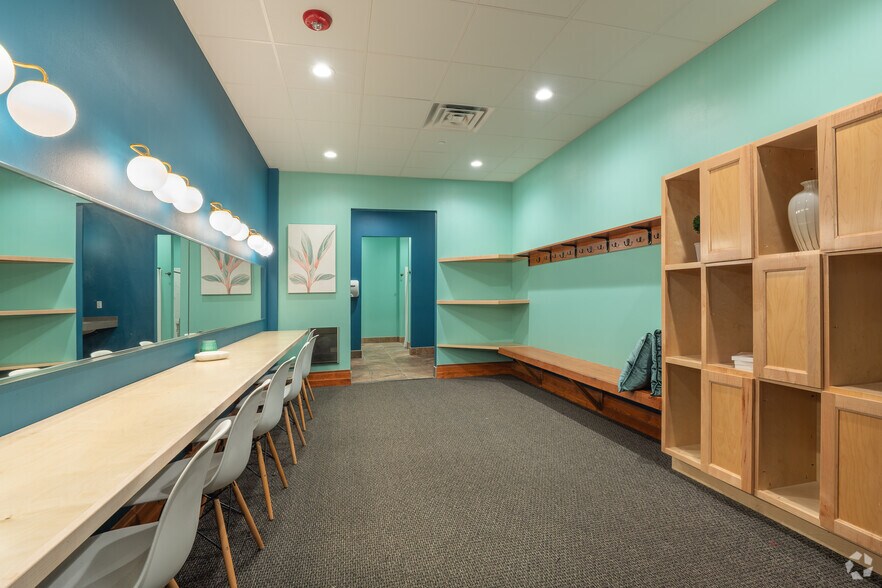 More Photos Of 5264 Anton Dr, Fitchburg General Retail For Sale