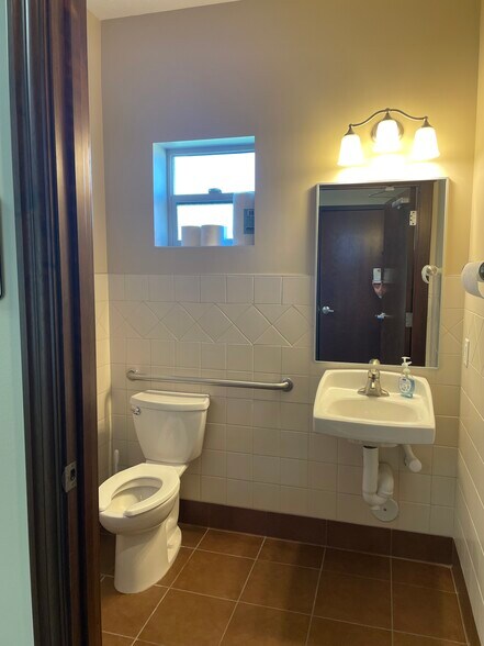 More Photos Of 197 N 290 W, Lindon Office Residential For Lease