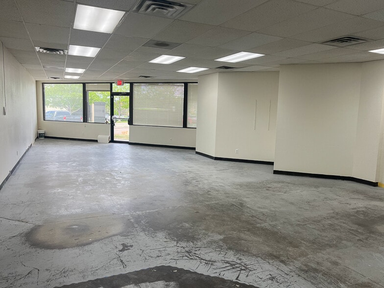 More Photos Of 2330 Main St, Longmont Unknown For Lease