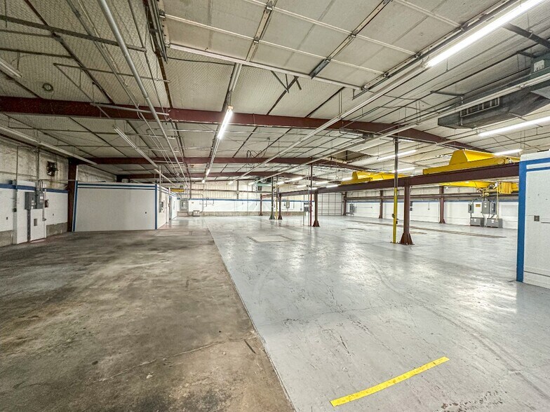 More Photos Of 1701 Industrial Blvd, Brenham Manufacturing For Lease