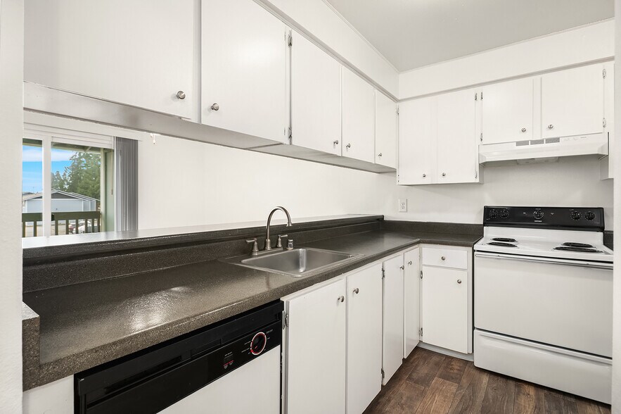 More Photos Of 23006 30th Ave S, Des Moines Apartments For Sale