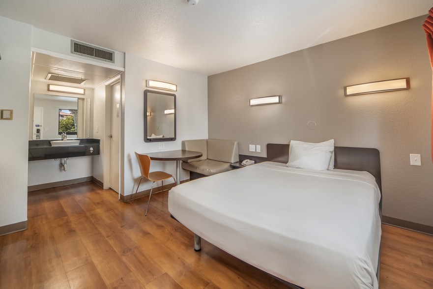 More Photos Of 750 Raintree Dr, Carlsbad Hotel For Sale