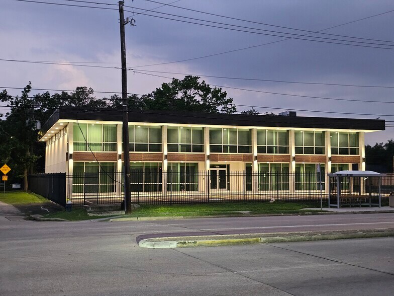 More Photos Of 8845 Long Point Rd, Houston Medical For Lease