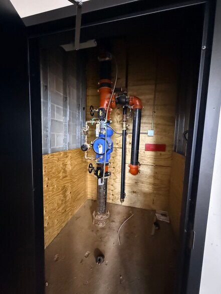 More Photos Of 535 Three Springs Rd, Bowling Green Freestanding For Sale