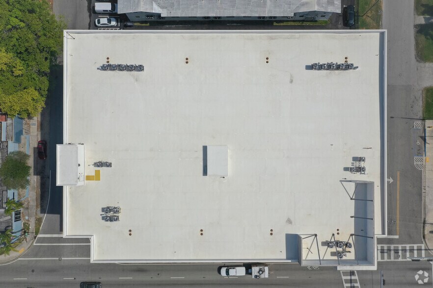 More Photos Of 7865 NE 10th Ave, Miami Self Storage For Lease