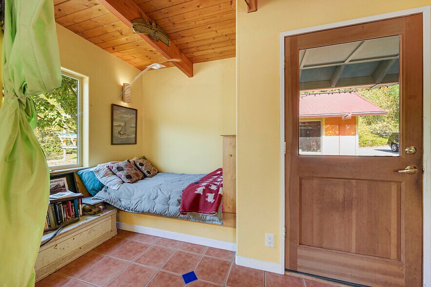 More Photos Of 1673 Woodland Dr, Port Townsend Winery Vineyard For Sale