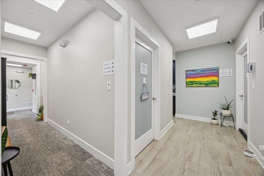 More Photos Of 4910 Main St, Downers Grove Office For Sale