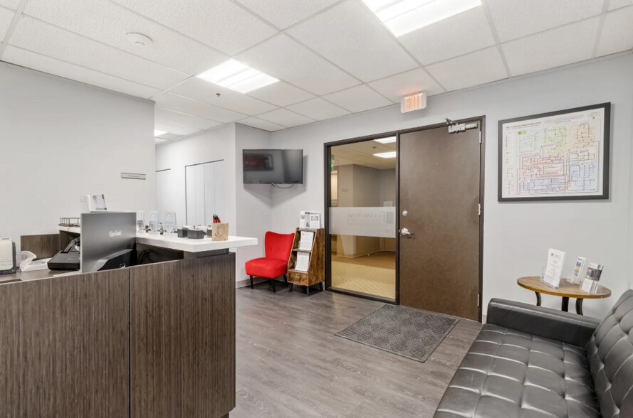 More Photos Of 3155 W big beaver Rd, Troy Office For Lease