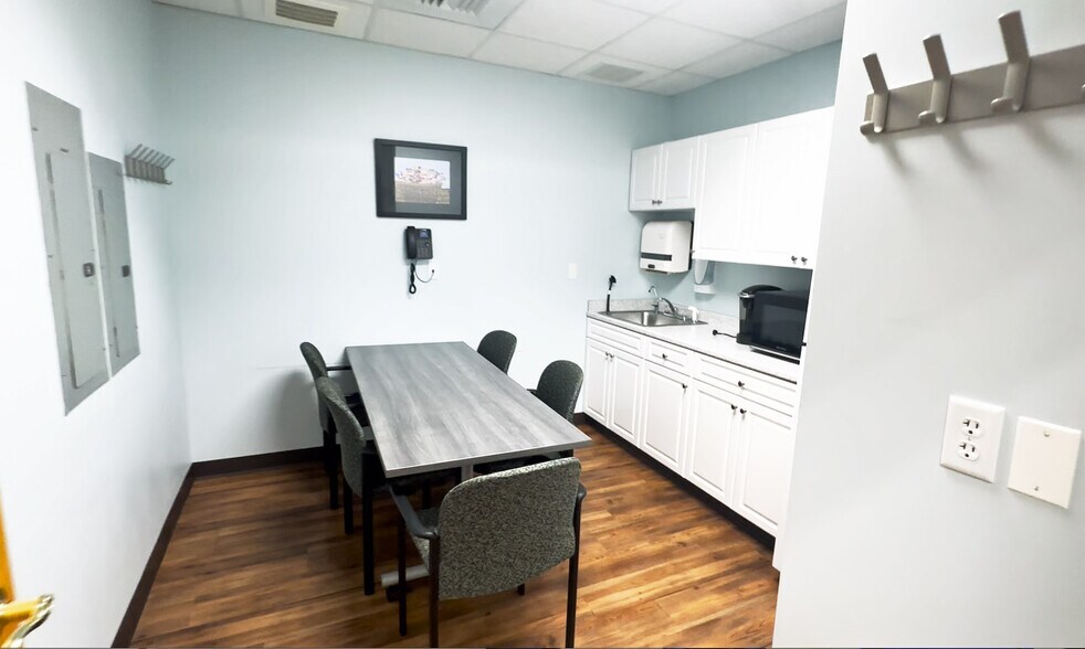 More Photos Of 340 Maple St, Marlborough Medical For Lease