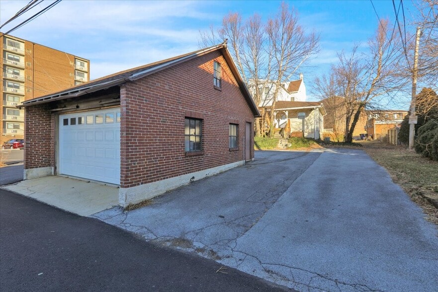 More Photos Of 612 Reading Ave, West Reading Office For Sale