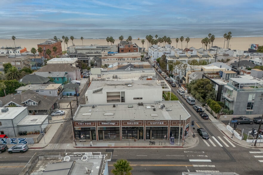 More Photos Of 901-907 Pacific Ave, Venice Storefront For Lease