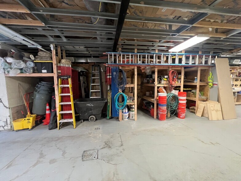 More Photos Of 483 Conarroe St, Philadelphia Warehouse For Lease