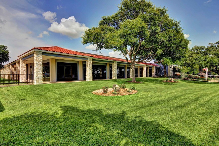 More Photos Of 9001 I-35 N, Austin Office For Lease