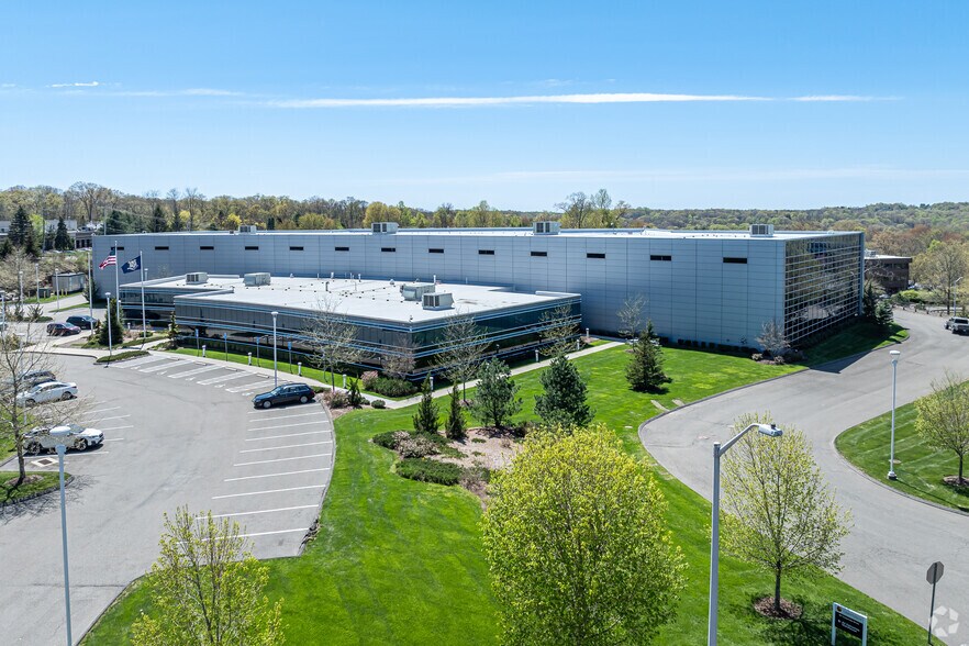 More Photos Of 50 Corporate Dr, Trumbull Distribution For Lease