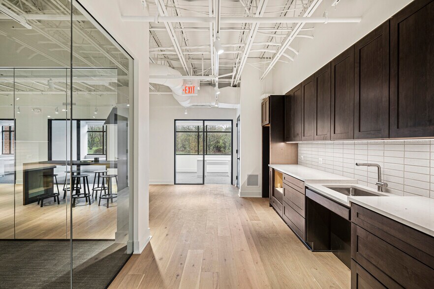 More Photos Of 8638 Veterans Hwy, Millersville Office For Lease