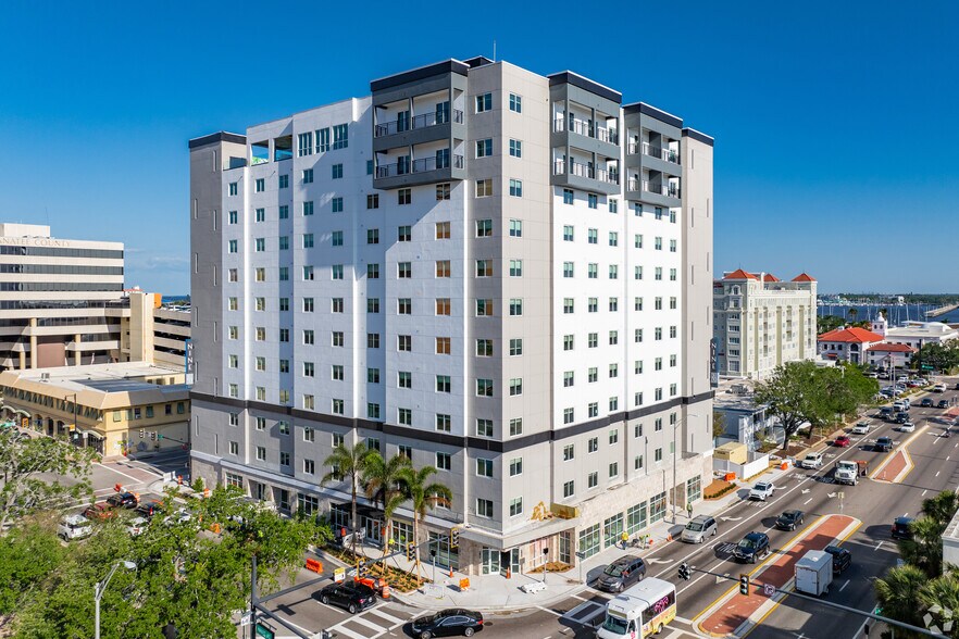 Primary Photo Of 920 Manatee Ave W, Bradenton Apartments For Lease