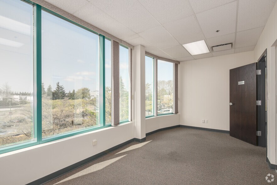 More Photos Of 13353 Commerce Pky, Richmond Office For Lease