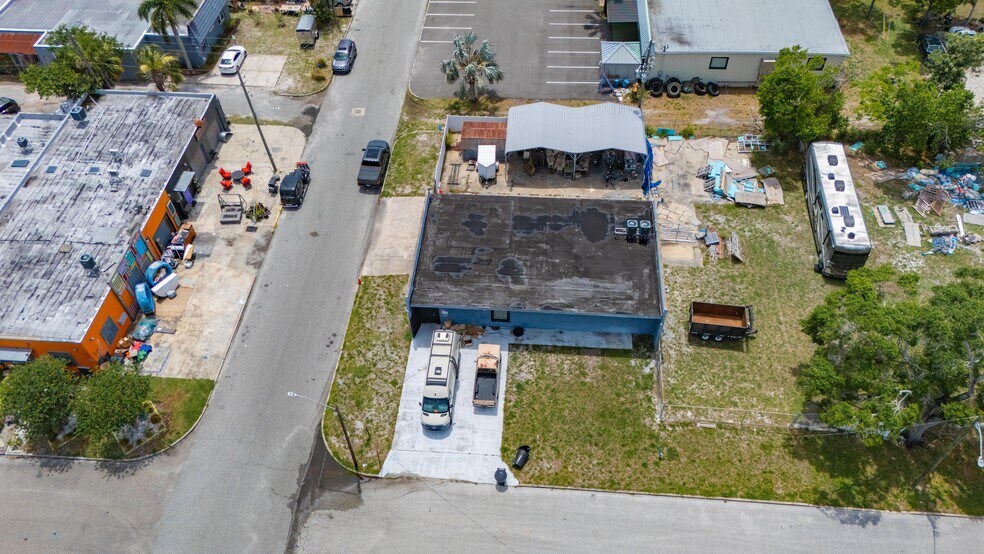 More Photos Of 579 27th St S, Saint Petersburg Light Manufacturing For Sale