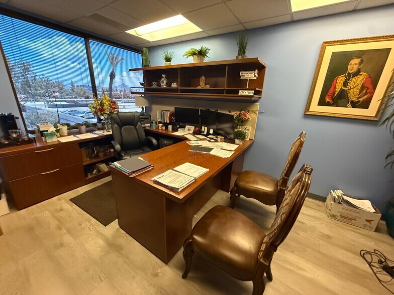 More Photos Of 202 E Earll Dr, Phoenix Medical For Sale