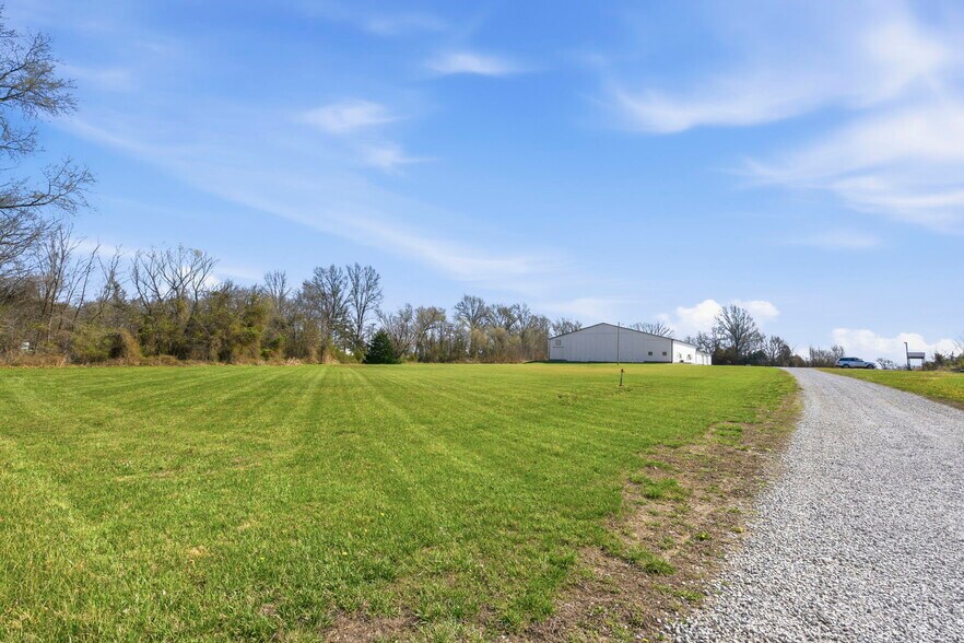 More Photos Of 306 SE Highway AA, Clinton Industrial For Sale
