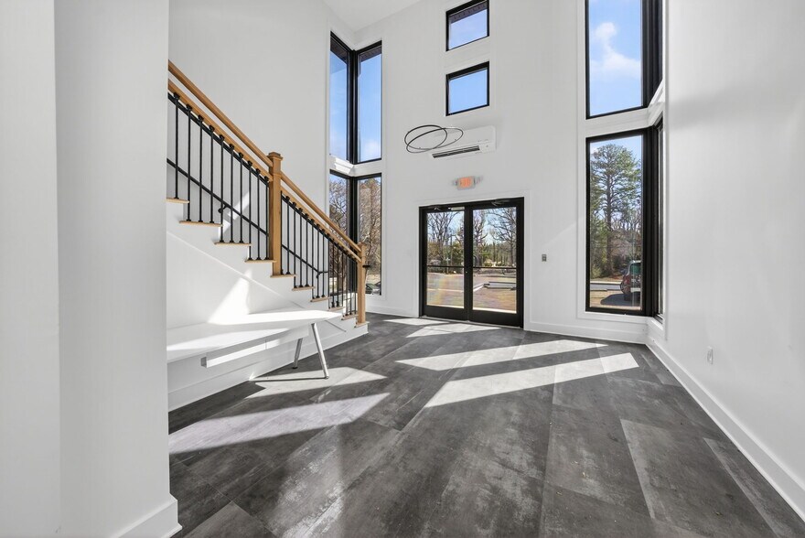 More Photos Of 1229 E Franklin St, Chapel Hill Loft Creative Space For Lease