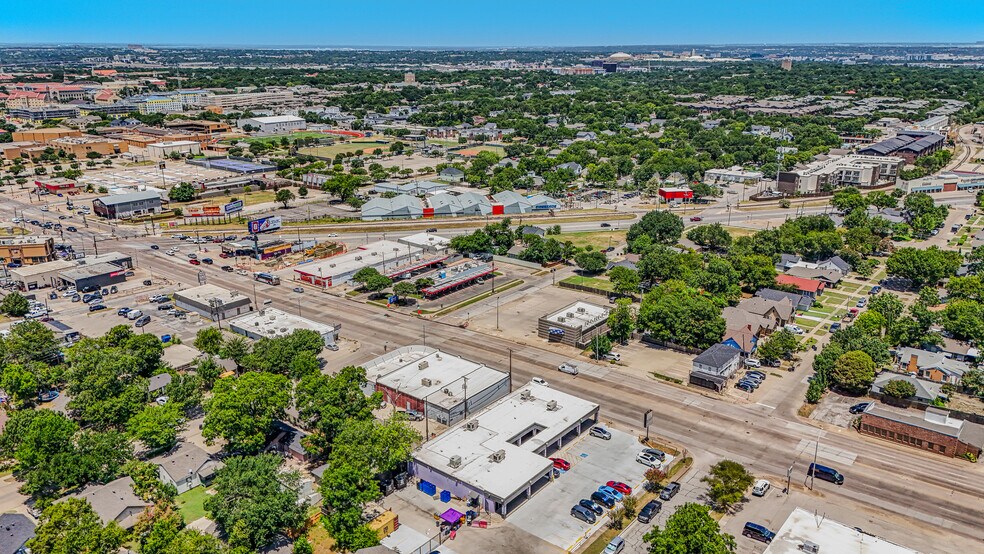 More Photos Of 1715-1721 W Berry St, Fort Worth Storefront Retail Office For Sale