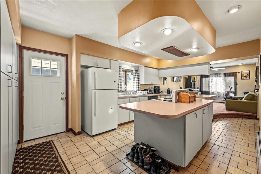 More Photos Of 750 Boulevard Ave, Dickson City Bar For Sale