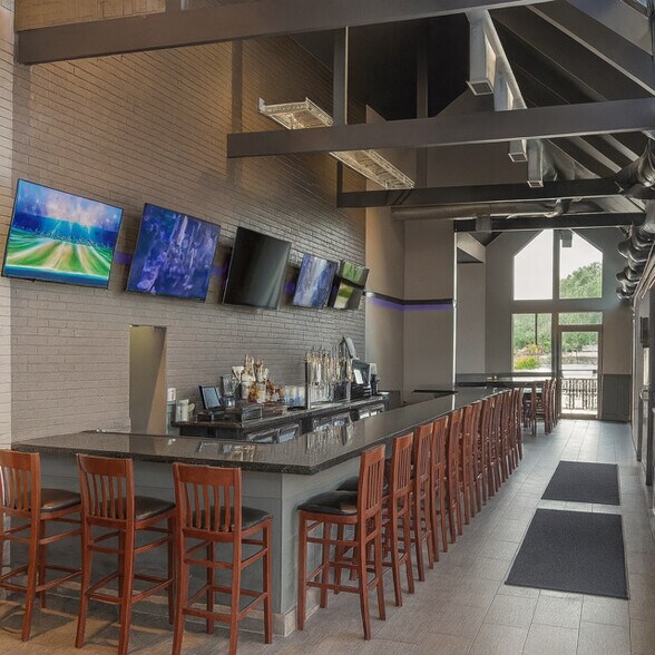 More Photos Of 251 Exchange Blvd, Rochester Restaurant For Lease