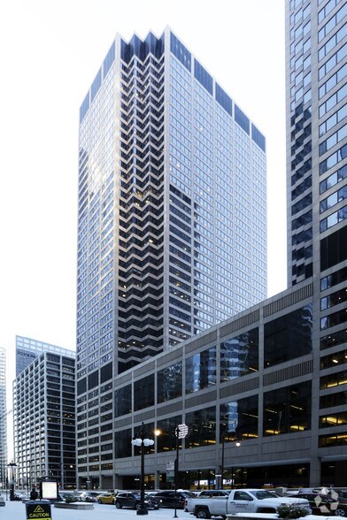 More Photos Of 30 S Wacker Dr, Chicago Office For Lease
