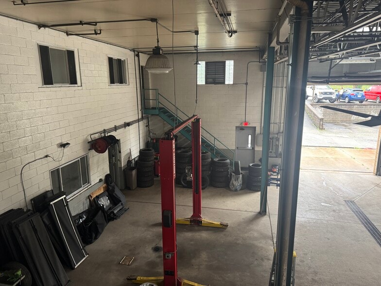 More Photos Of 1101 Lincoln Hwy, North Versailles Showroom For Sale