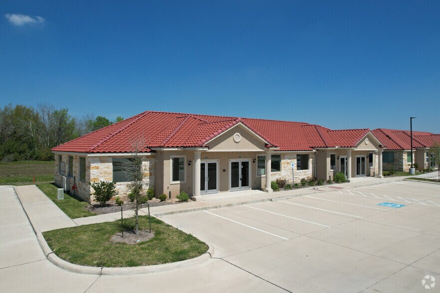 More Photos Of 2743 Smith Ranch Rd, Pearland Loft Creative Space For Sale