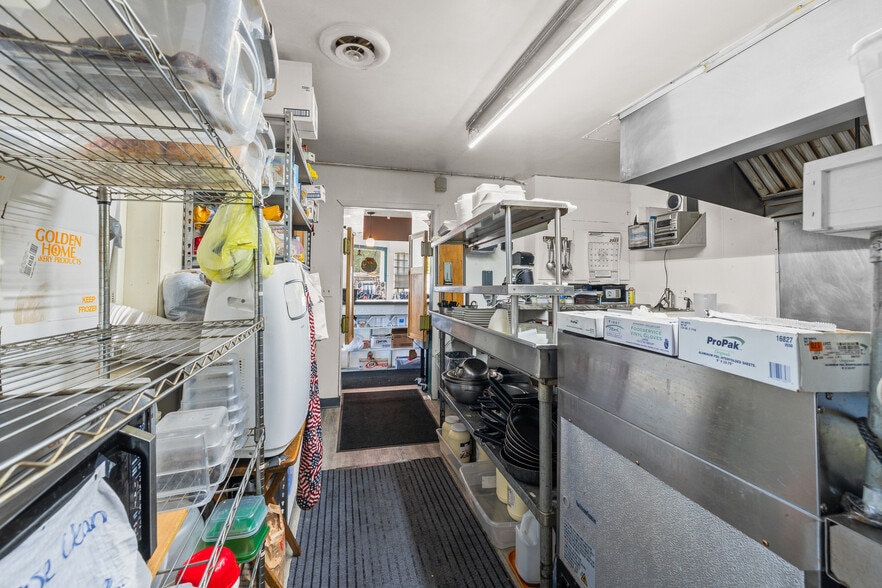More Photos Of 601 Main St, Junction City Restaurant For Sale