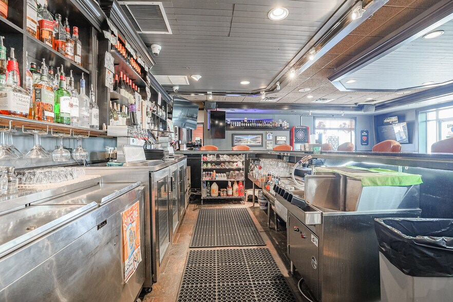 More Photos Of 27W371 North Ave, West Chicago Restaurant For Sale