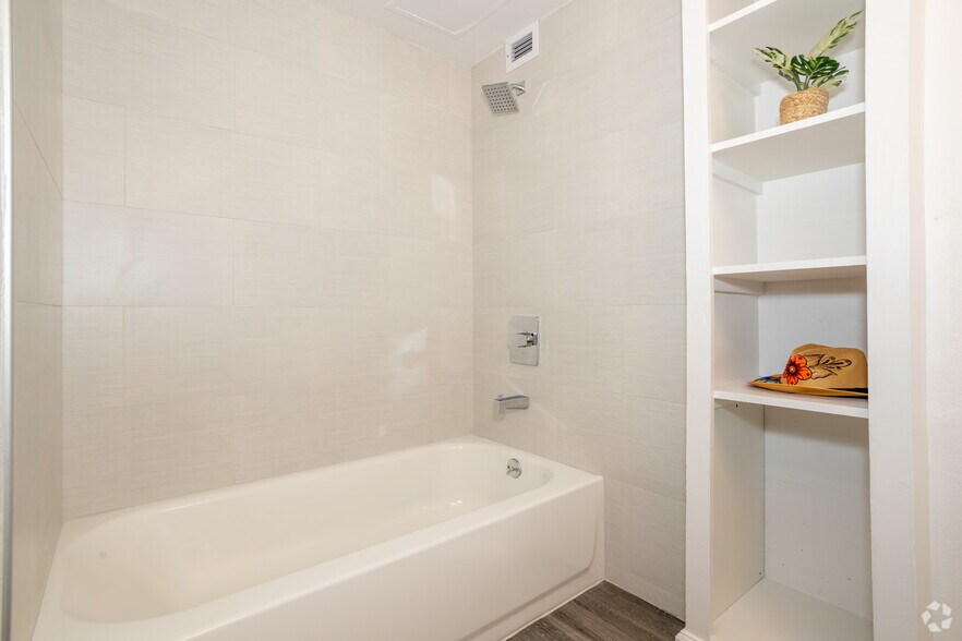 More Photos Of 2701 Capitol Ave, Sacramento Apartments For Lease
