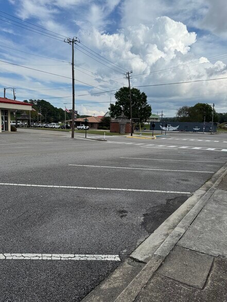 More Photos Of 332 2nd Ave E, Oneonta Office For Sale