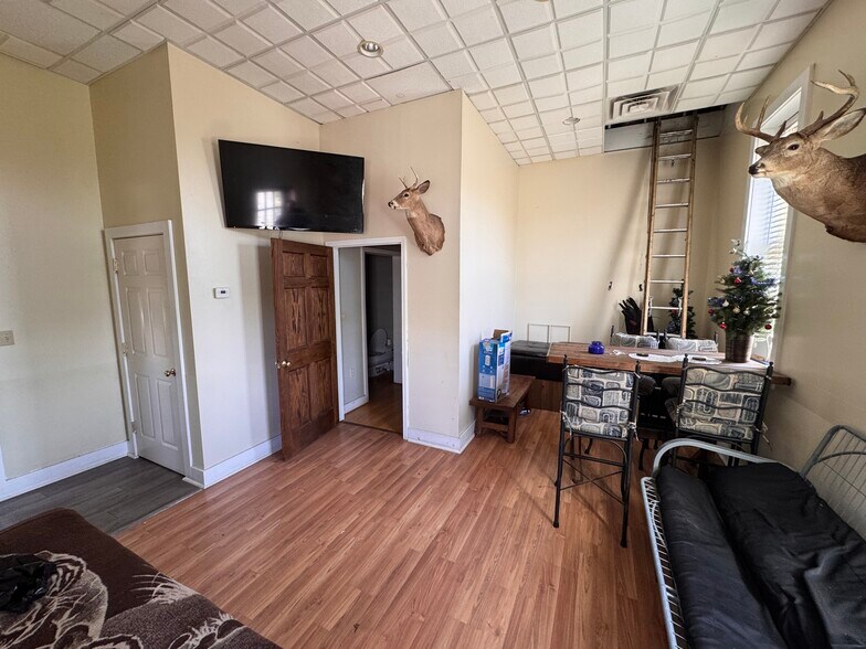 More Photos Of 145 Riley St, Dundee Storefront Retail Office For Sale