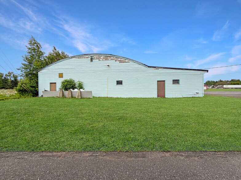 More Photos Of 18 Access Hwy, Caribou Sports And Entertainment For Sale
